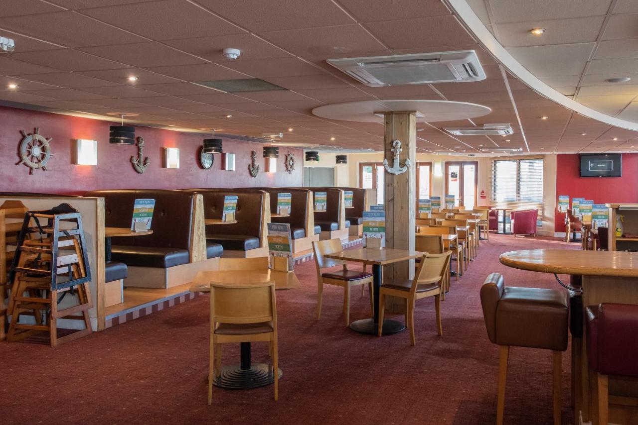 Отель Weymouth Bay Preston  Экстерьер фото